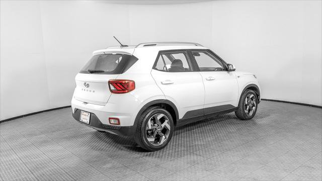 Used 2025 Hyundai Venue SEL FWD image 8