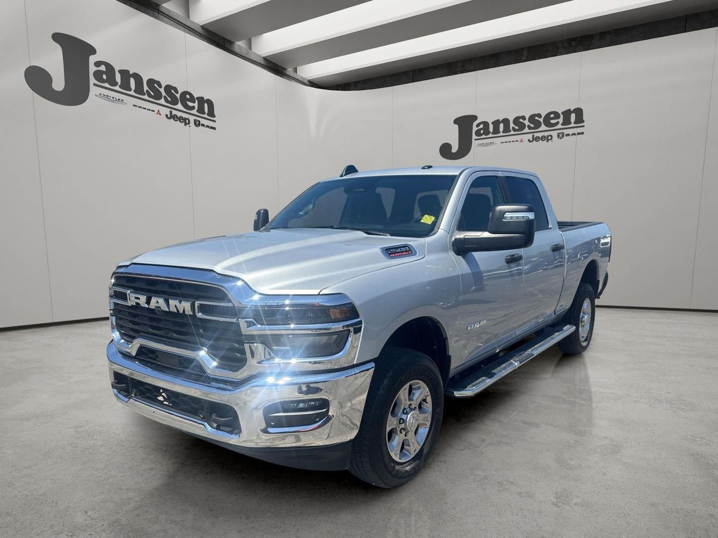 Used 2026 RAM 2500 Big Horn AWD/4WD image 8