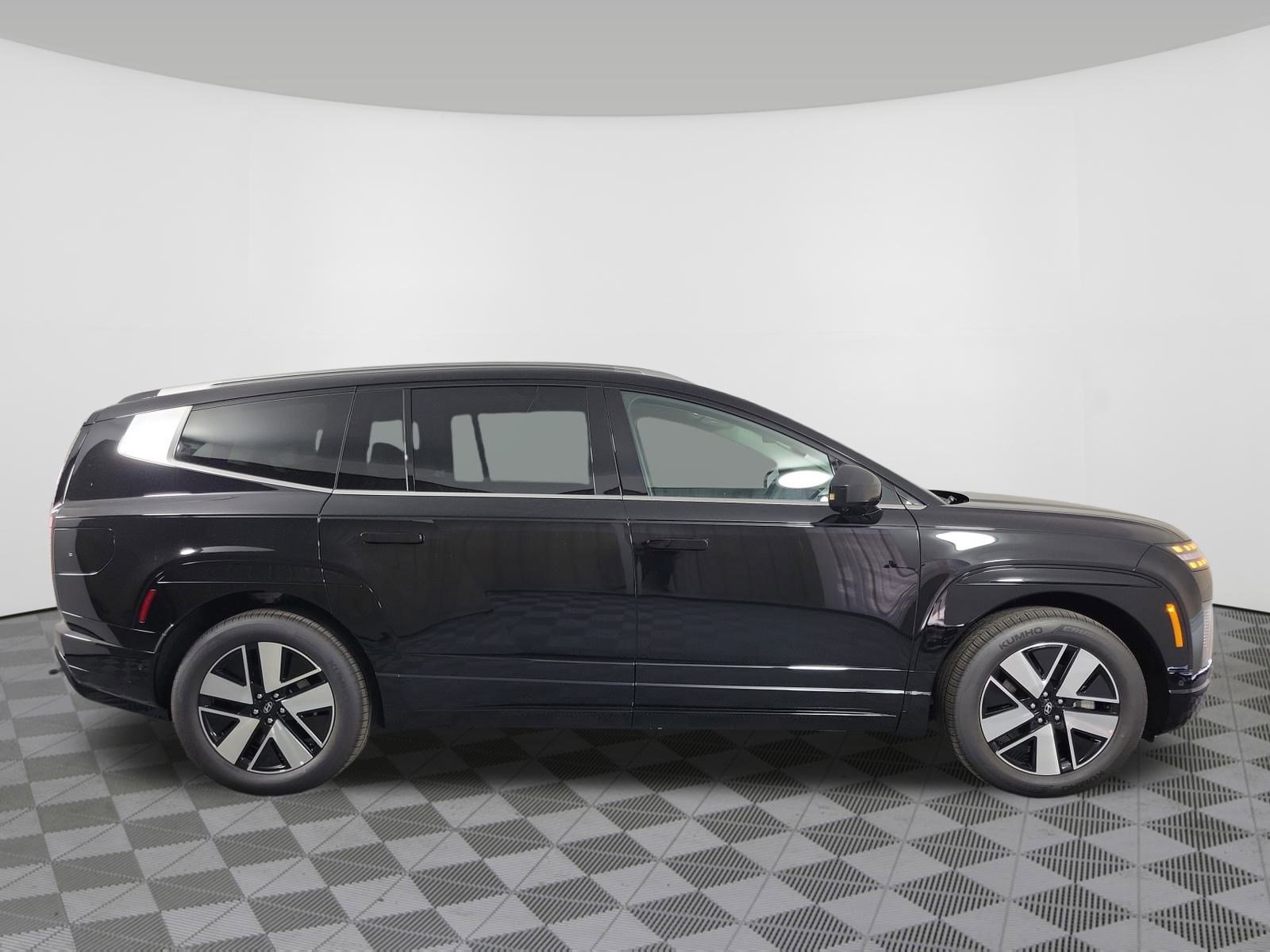 New 2026 Hyundai Ioniq 9 SEL image 2