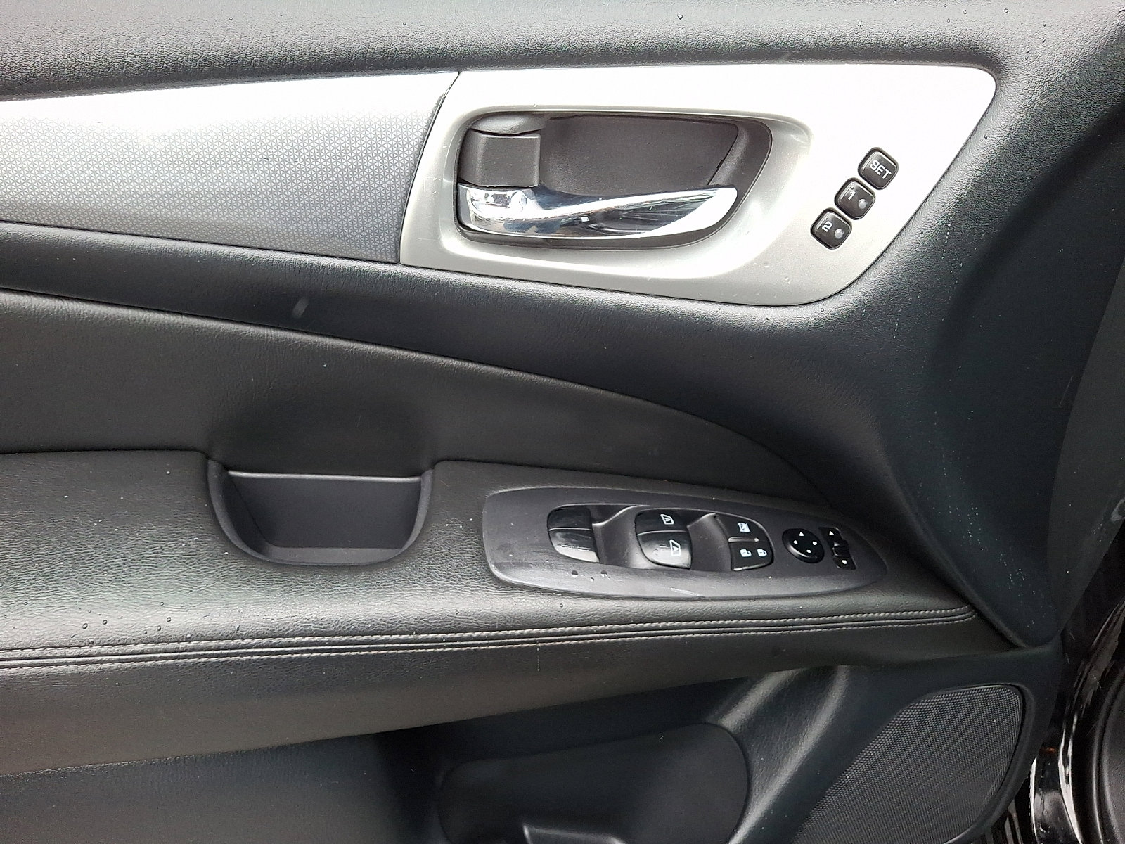 Used 2019 Nissan Pathfinder SL AWD/4WD image 14