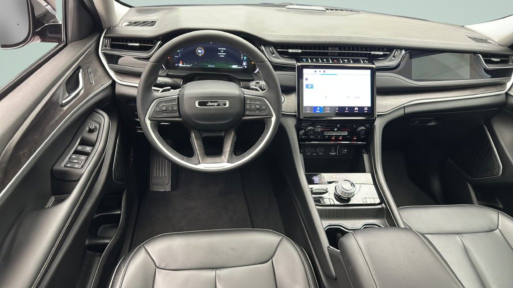 Used 2023 Jeep Grand Cherokee 4WD 4xe image 11