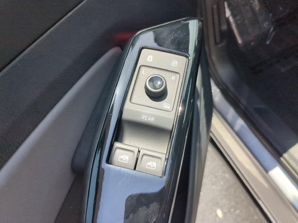 Certified 2023 Volkswagen ID.4 S RWD image 18