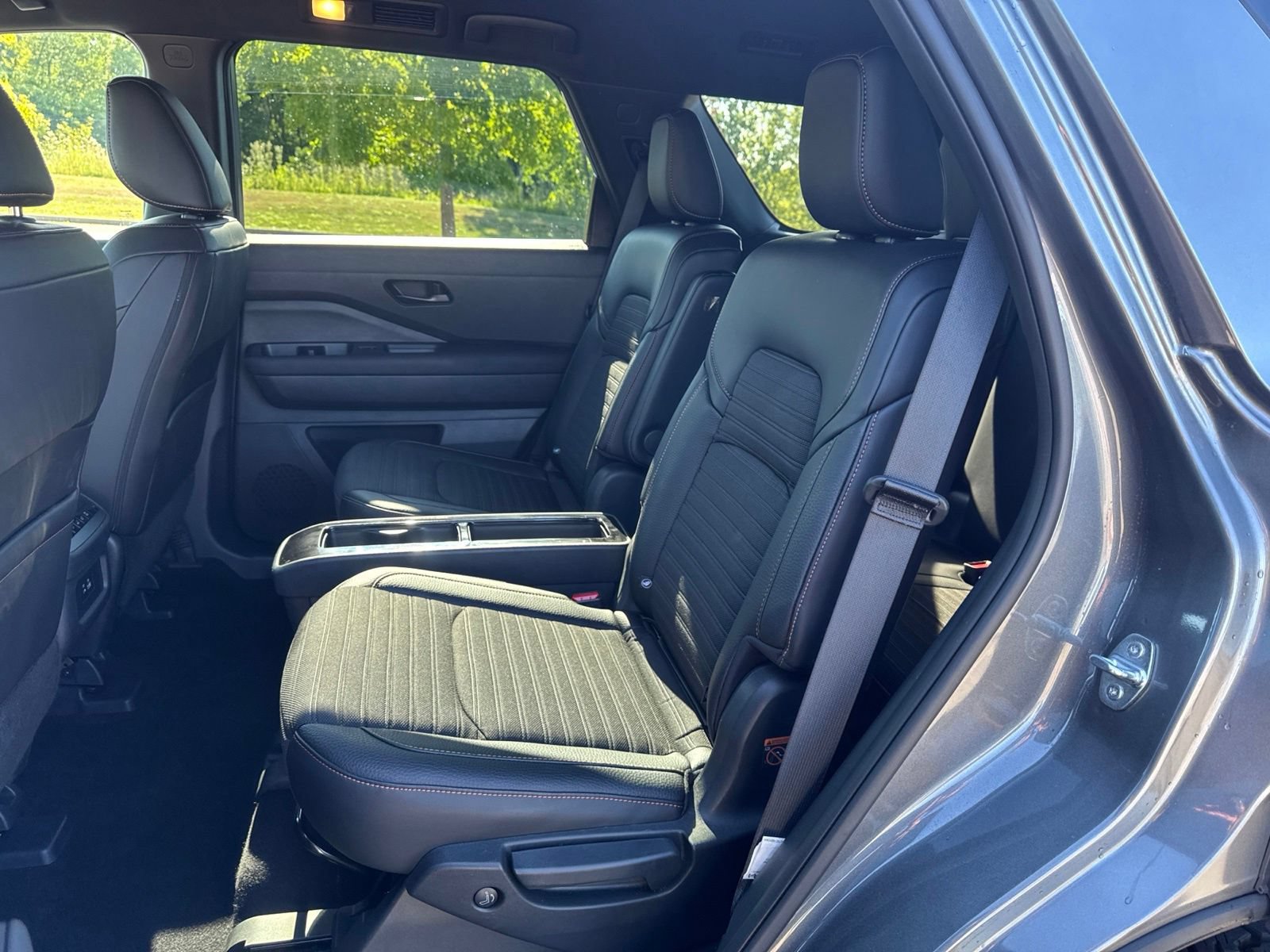 Used 2025 Nissan Pathfinder Rock Creek AWD/4WD image 16
