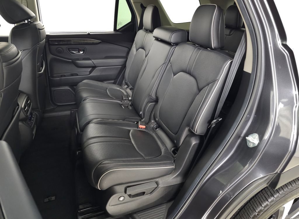 Used 2025 Honda Pilot Elite image 36