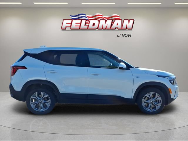 Used 2025 Kia Seltos LX AWD/4WD image 7