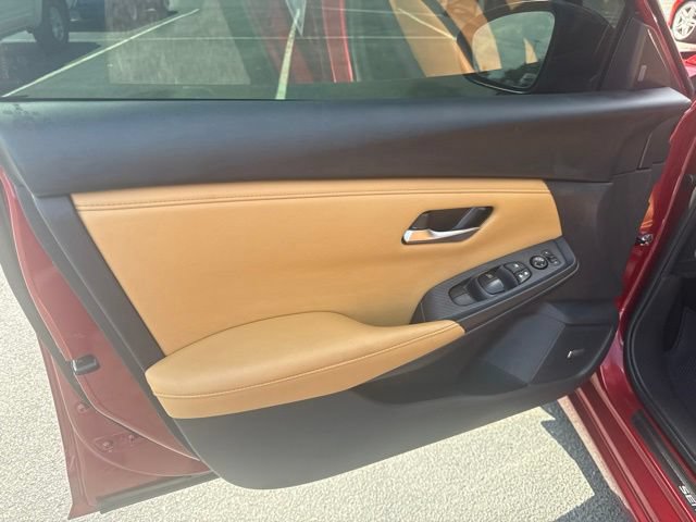 Used 2025 Nissan Sentra SV w/ SV Premium Package FWD image 12
