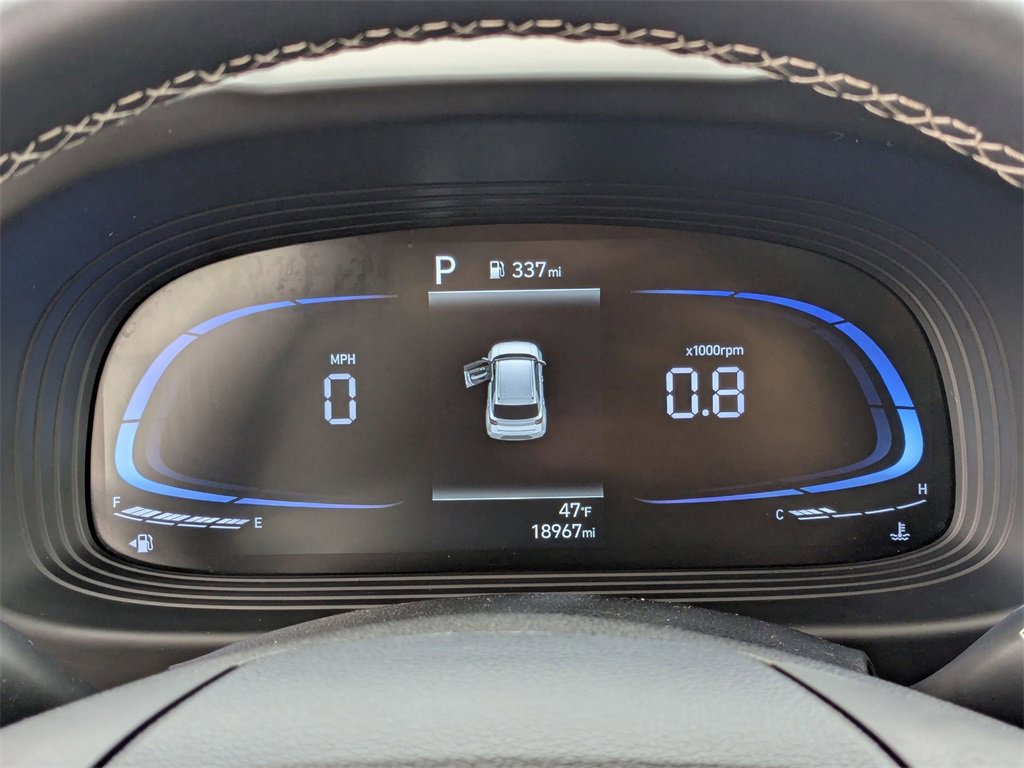 Used 2025 Hyundai Venue Limited image 20