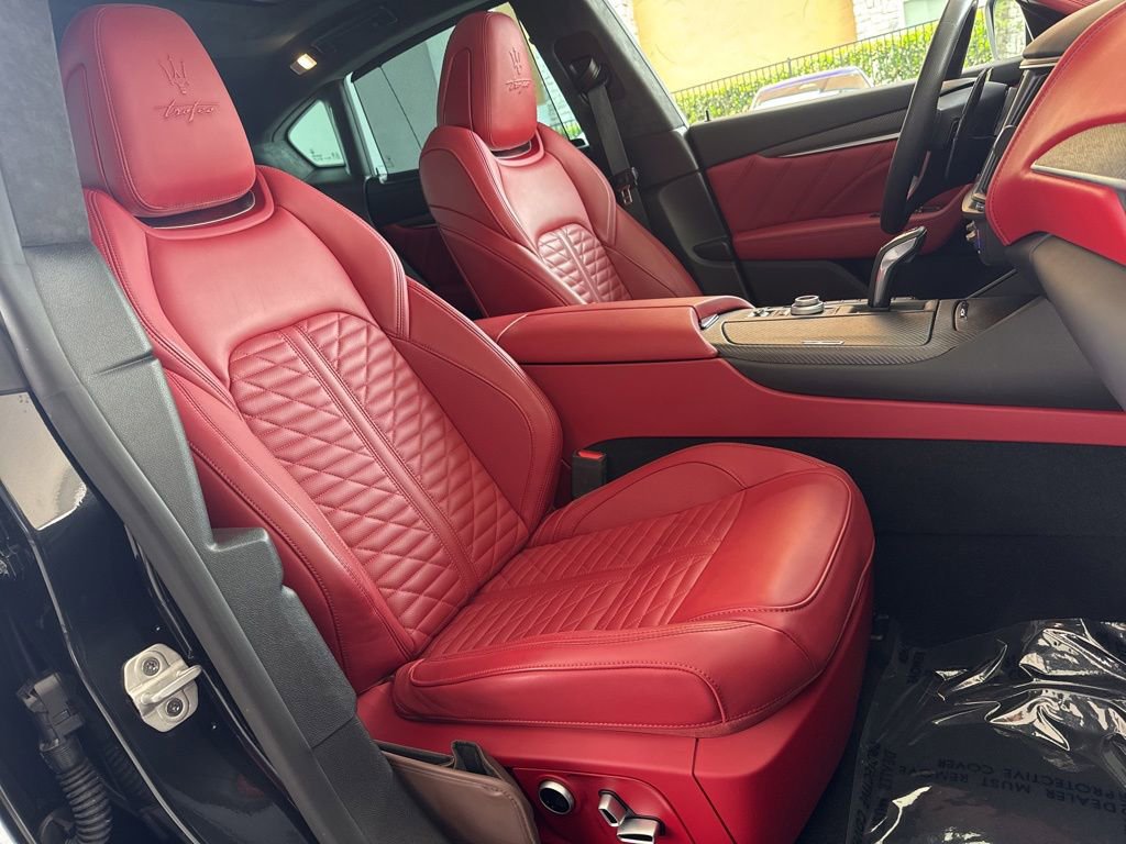 Used 2023 Maserati Levante Trofeo AWD/4WD image 19