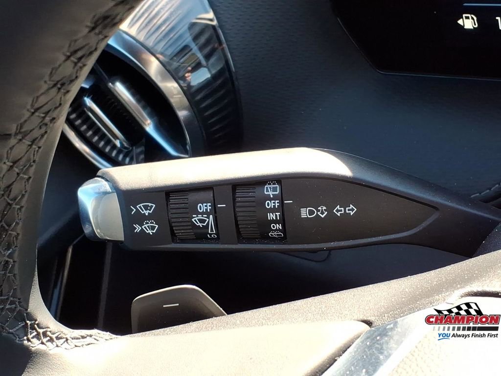 Used 2025 Chevrolet Equinox LT FWD image 31