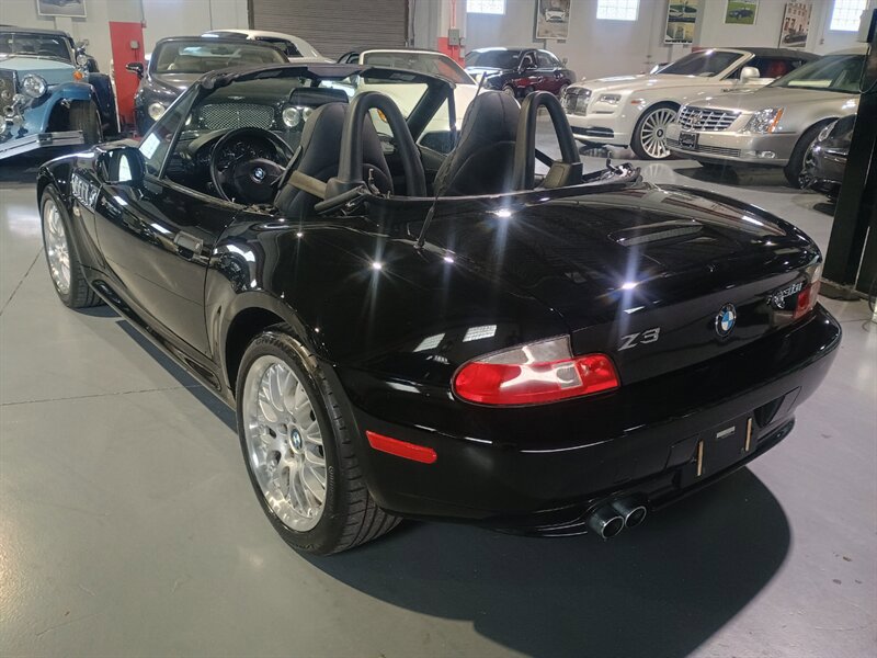 Used 2001 BMW Z3 3.0i RWD image 3