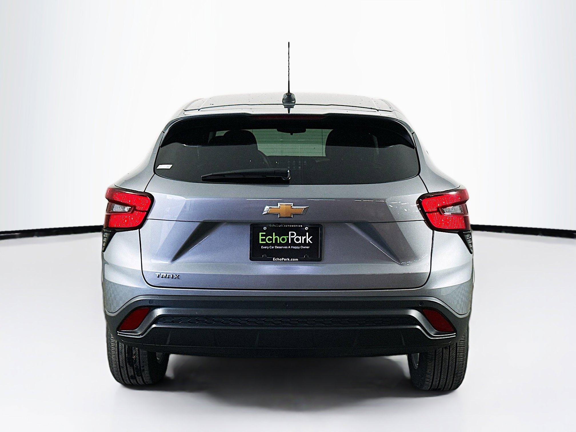 Used 2025 Chevrolet Trax LS w/ LS Convenience Package image 7