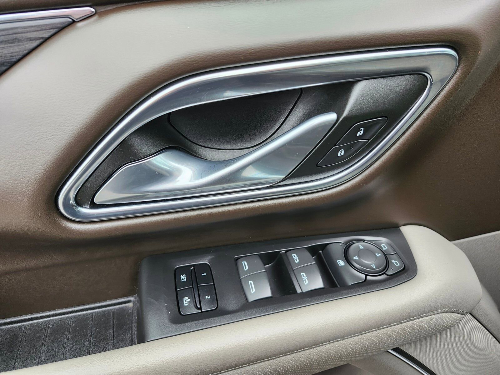 Used 2023 GMC Yukon SLT image 17