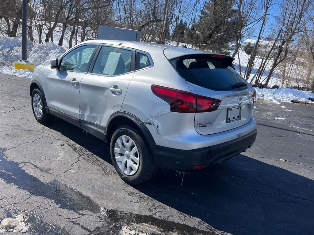 Used 2019 Nissan Rogue Sport S image 3