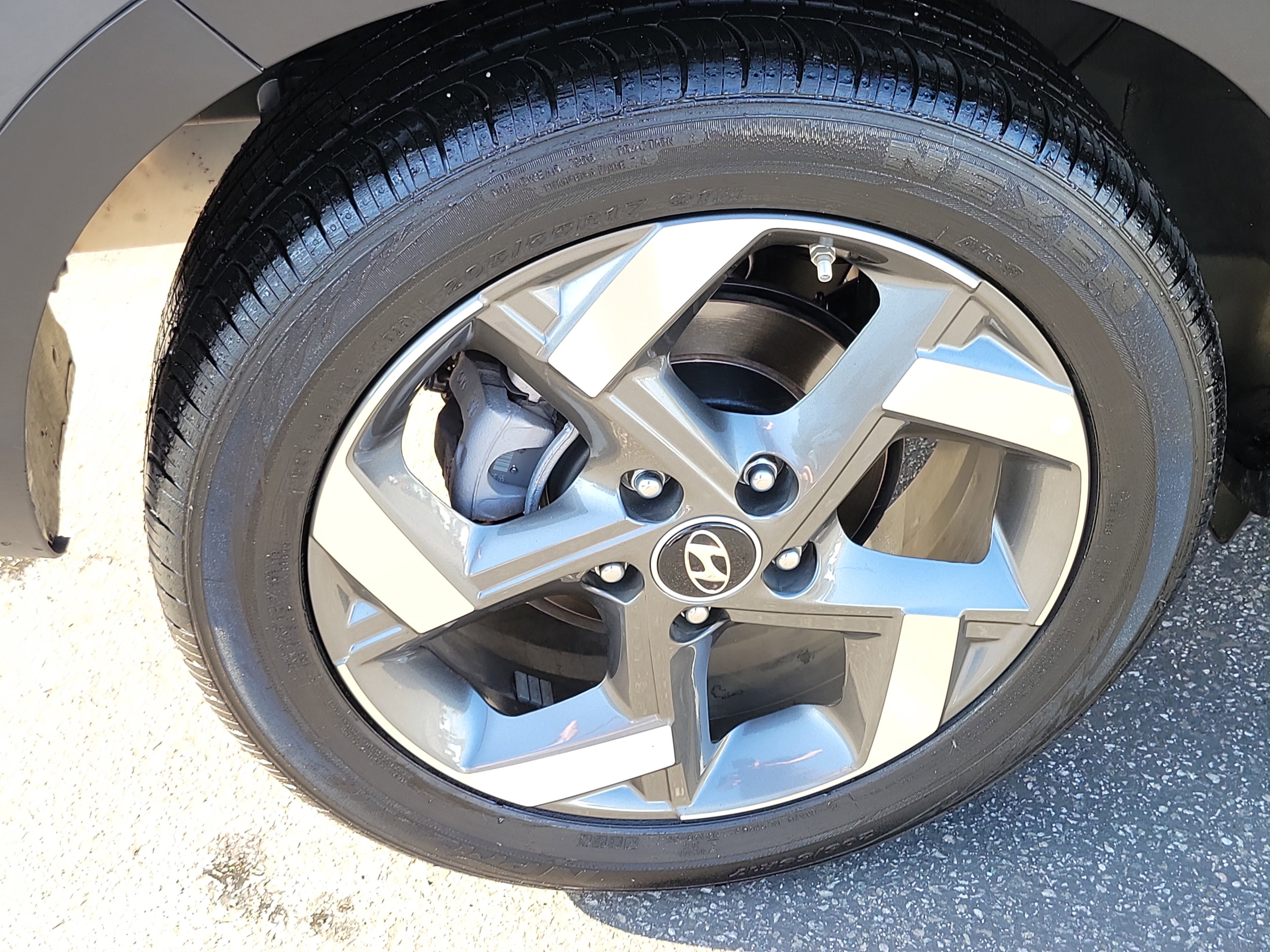 Certified 2025 Hyundai Venue SEL FWD image 20