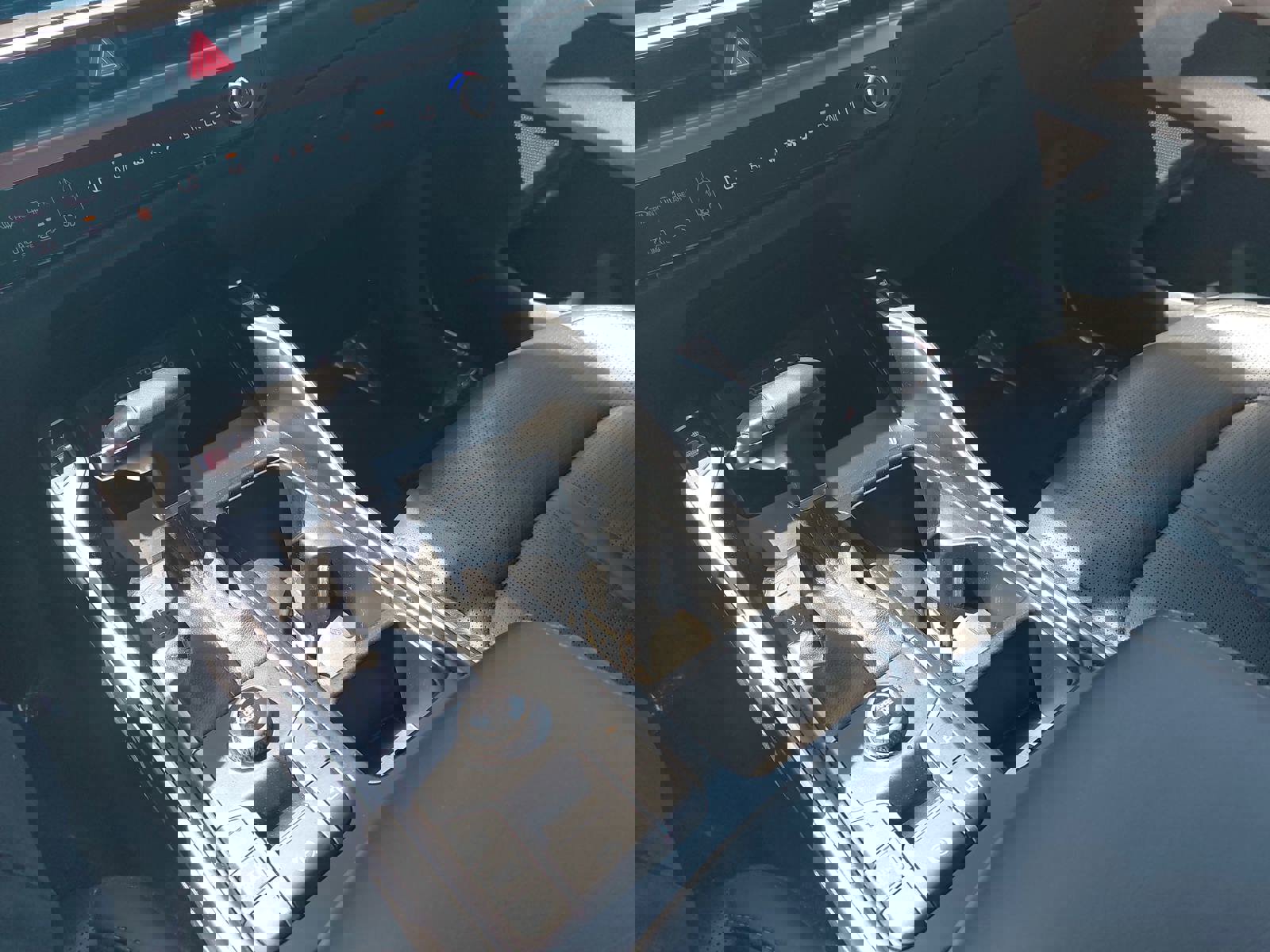 Used 2024 Kia Sorento S image 27