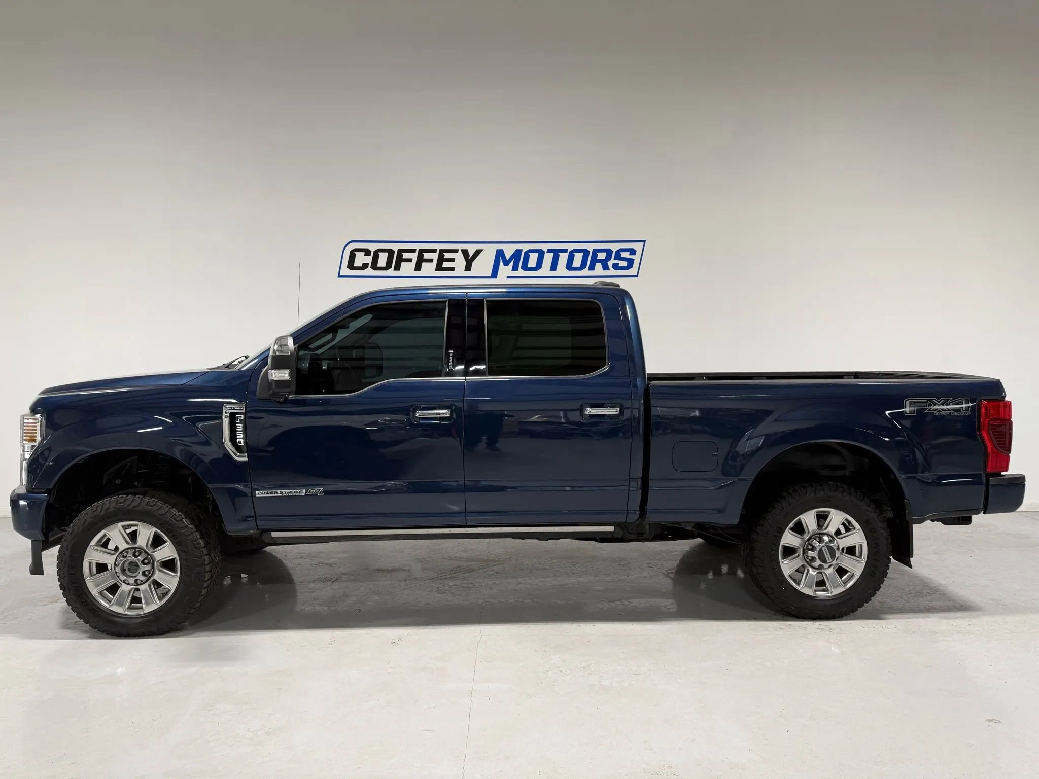 Used 2020 Ford F350 Platinum w/ FX4 Off-Road Package image 3