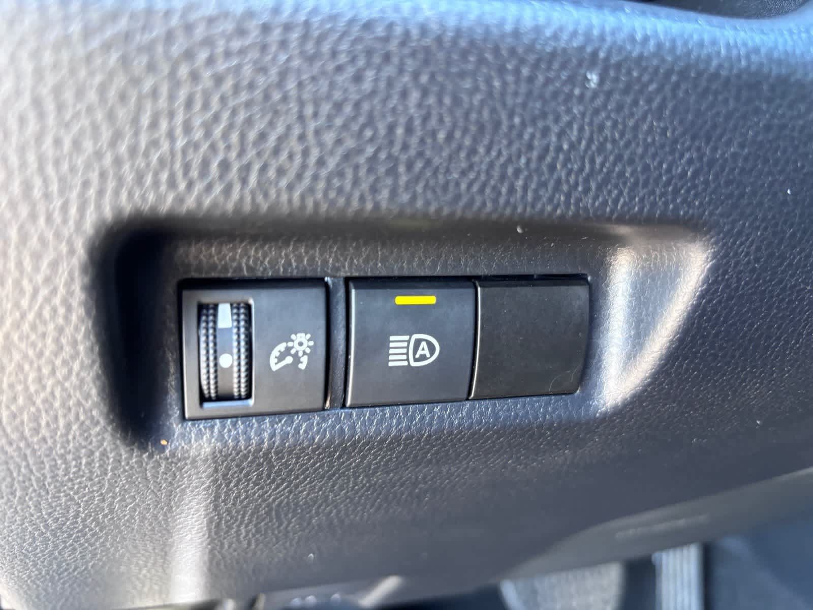 Used 2024 Toyota RAV4 LE AWD/4WD image 20