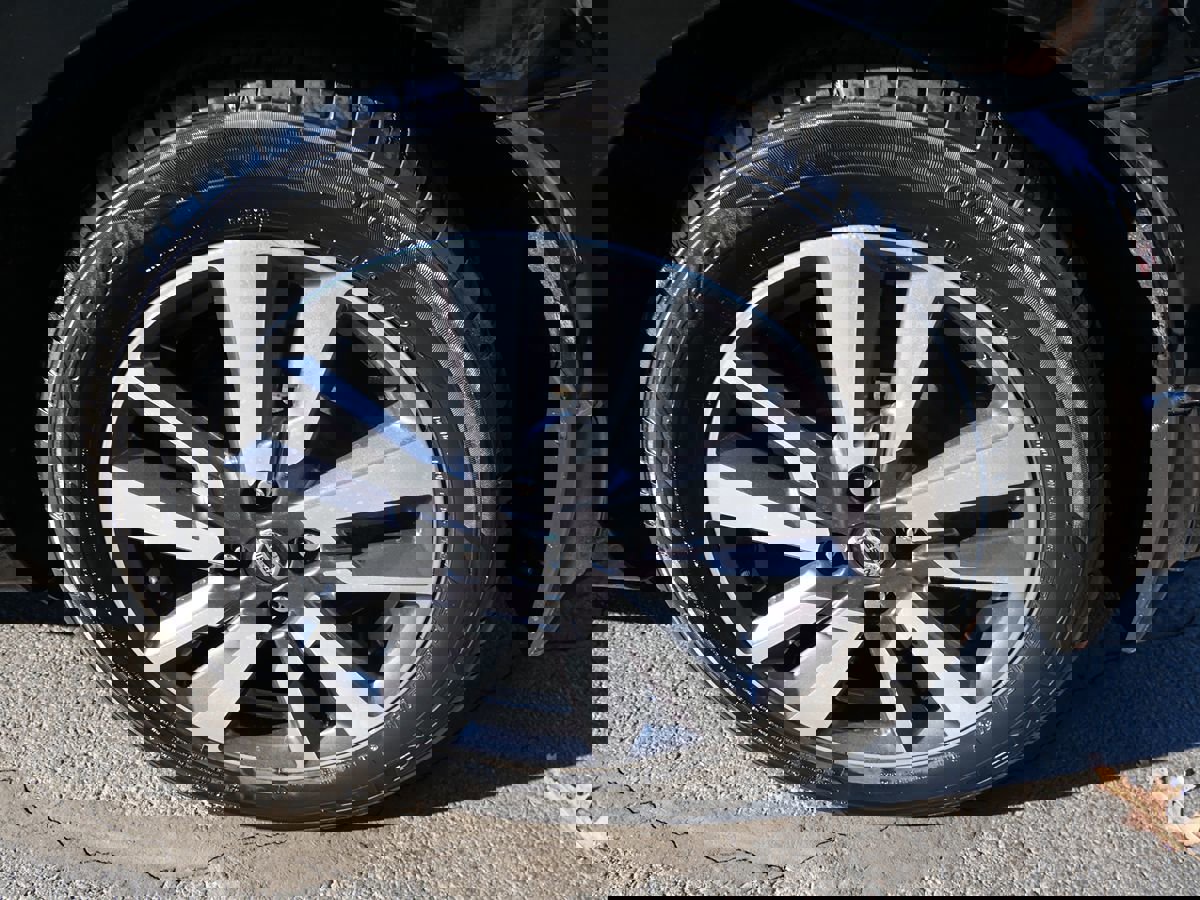 Used 2021 Nissan Versa SV image 34