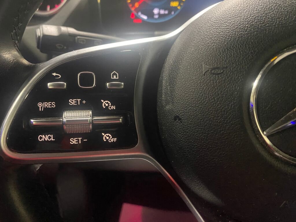 Certified 2023 Mercedes-Benz GLA 250 4MATIC image 9