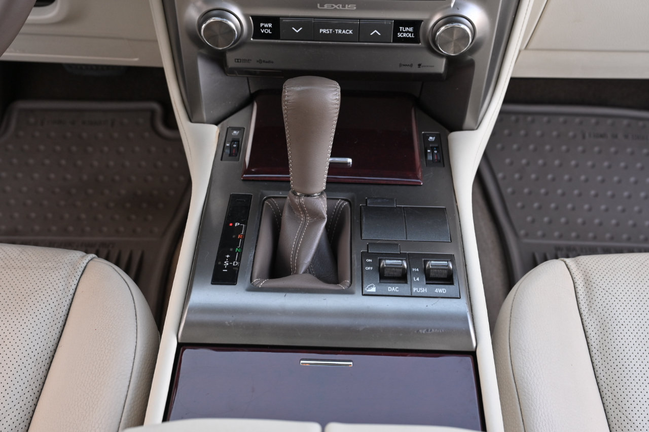 Used 2015 Lexus GX 460 w/ Premium Package AWD/4WD image 26