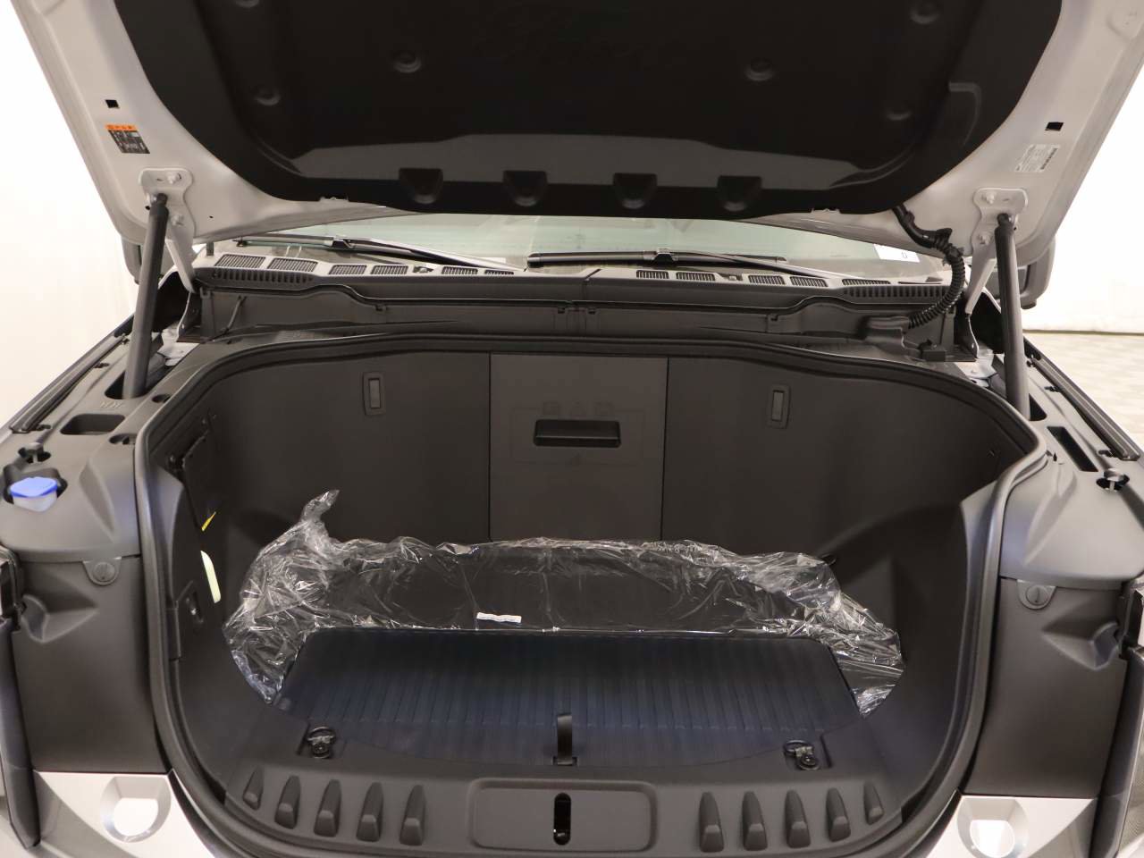 New 2025 Ford F150 Lightning XLT AWD/4WD image 19