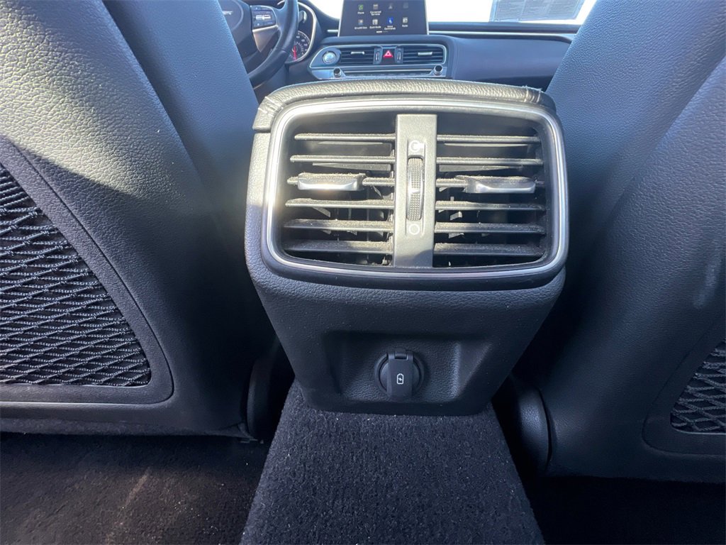 Used 2021 Genesis G70 2.0T image 33