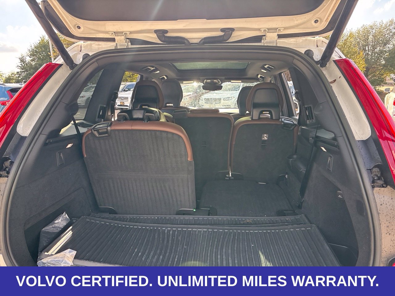 Certified 2024 Volvo XC90 B5 Plus w/ Protection Package Premier AWD/4WD image 14