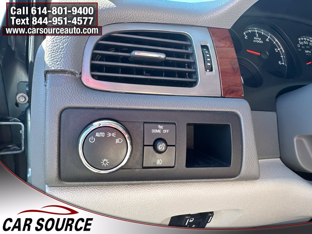 Used 2009 Chevrolet Suburban 2500 LT RWD image 13