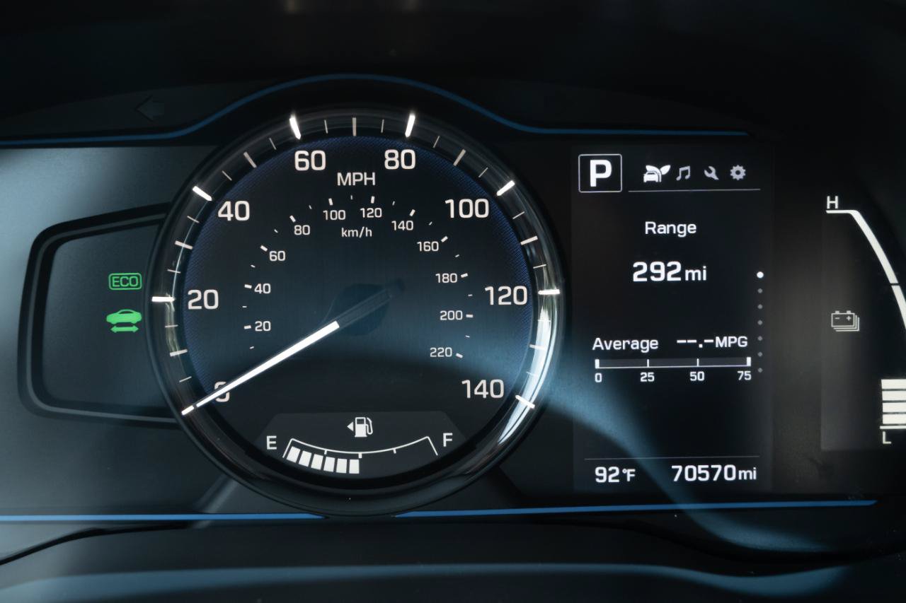Used 2018 Hyundai Ioniq Blue FWD image 3