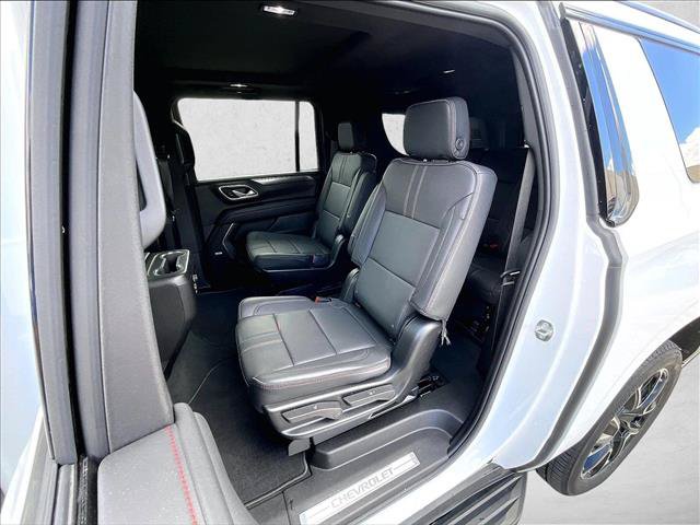 Used 2024 Chevrolet Suburban RST w/ Luxury Package RWD image 28