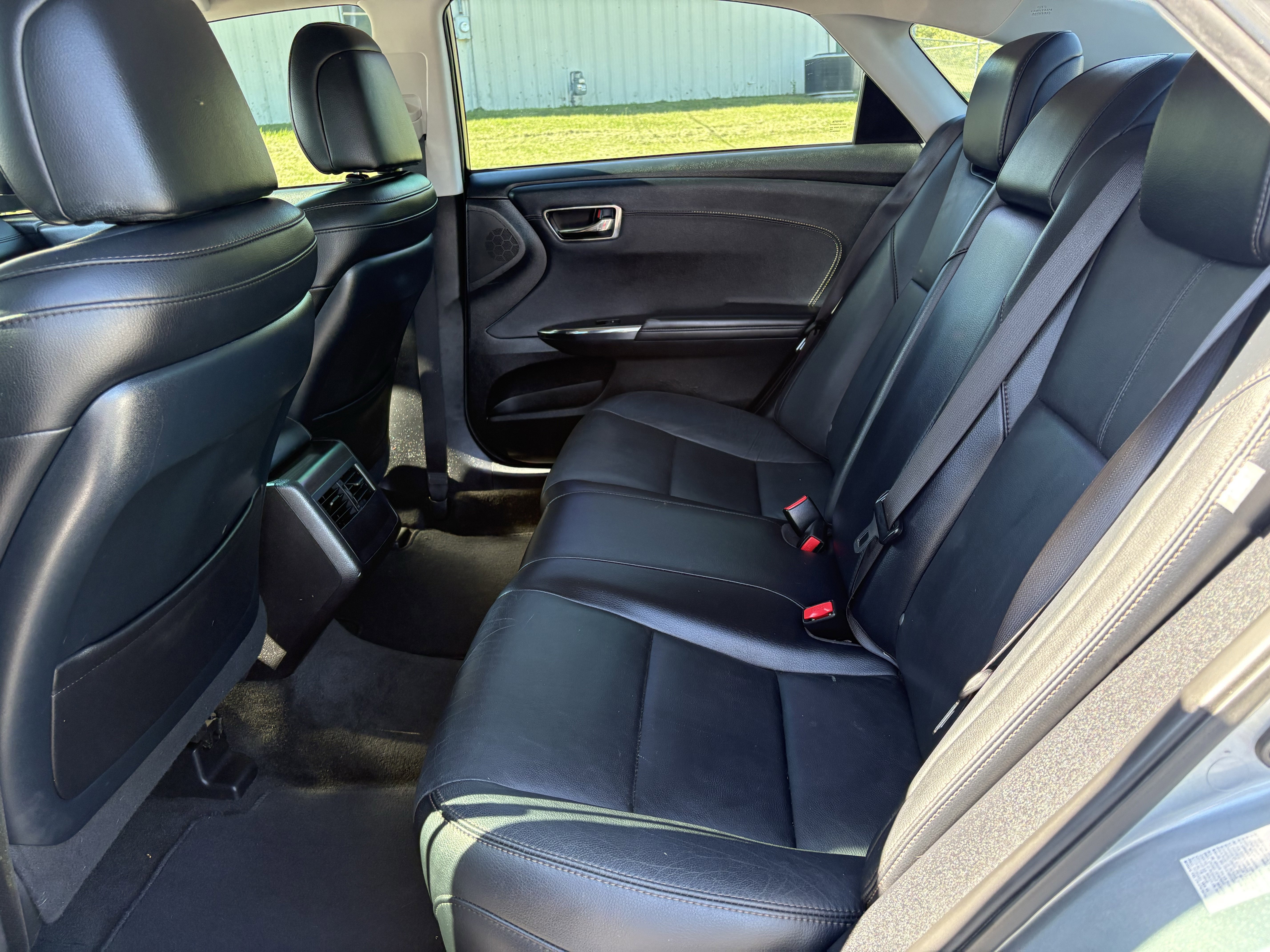 Used 2017 Toyota Avalon XLE image 22