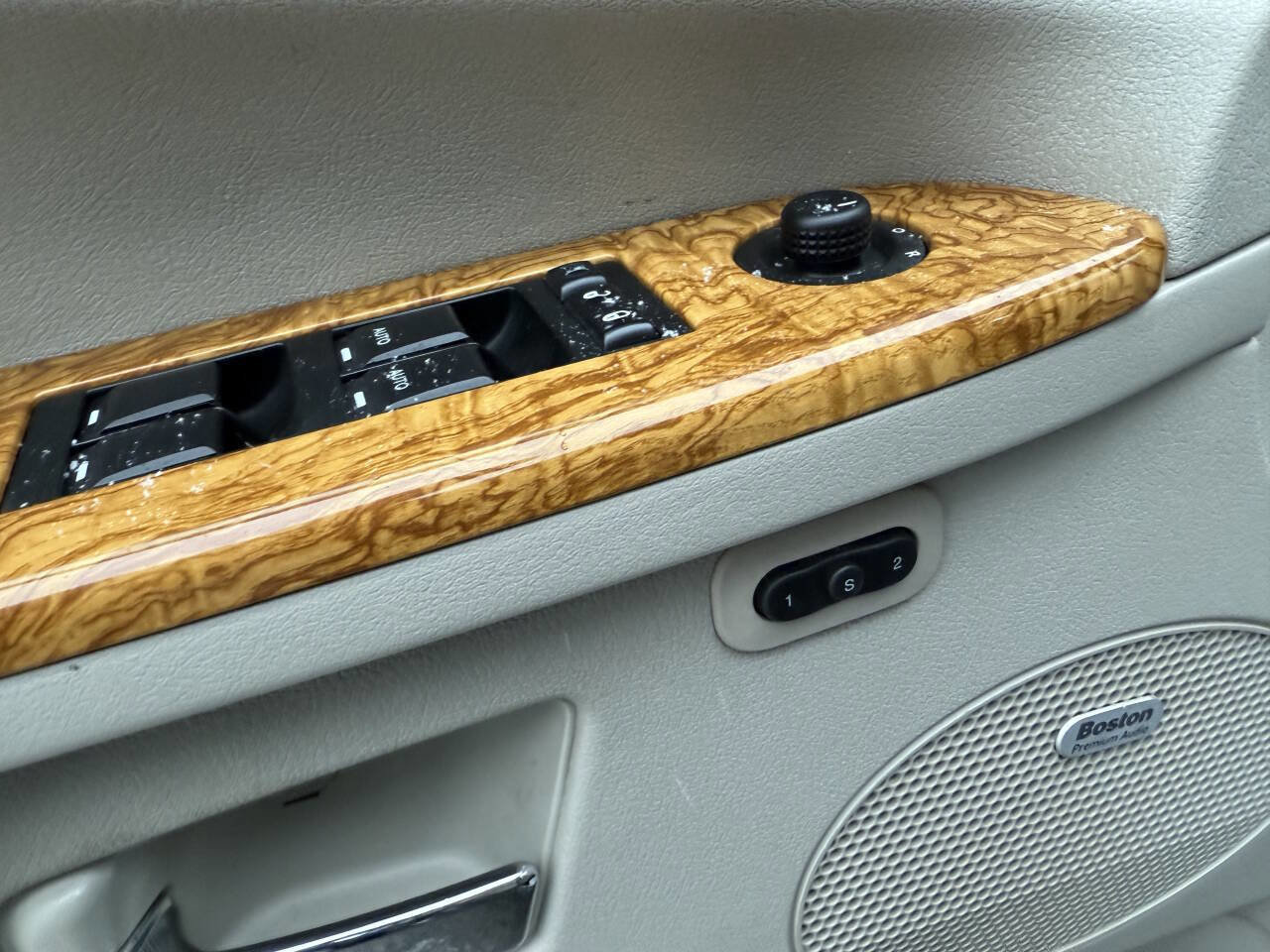 Used 2009 Jeep Grand Cherokee Limited w/ Quadra-Drive II 4X4 Group image 35