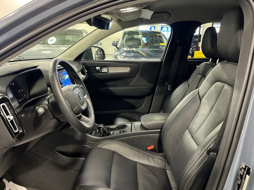 Certified 2023 Volvo XC40 B5 Core w/ Convenience Package AWD/4WD image 10