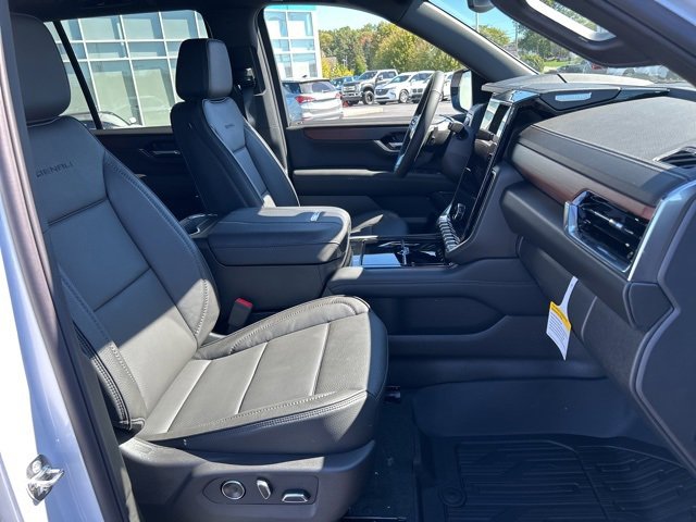 New 2026 GMC Yukon Denali w/ Sun & Power Step Package image 10