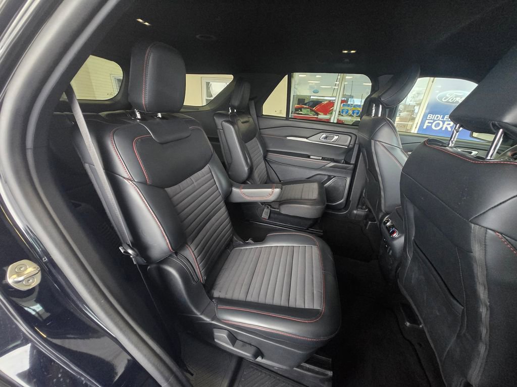 Used 2025 Ford Explorer ST-Line image 24