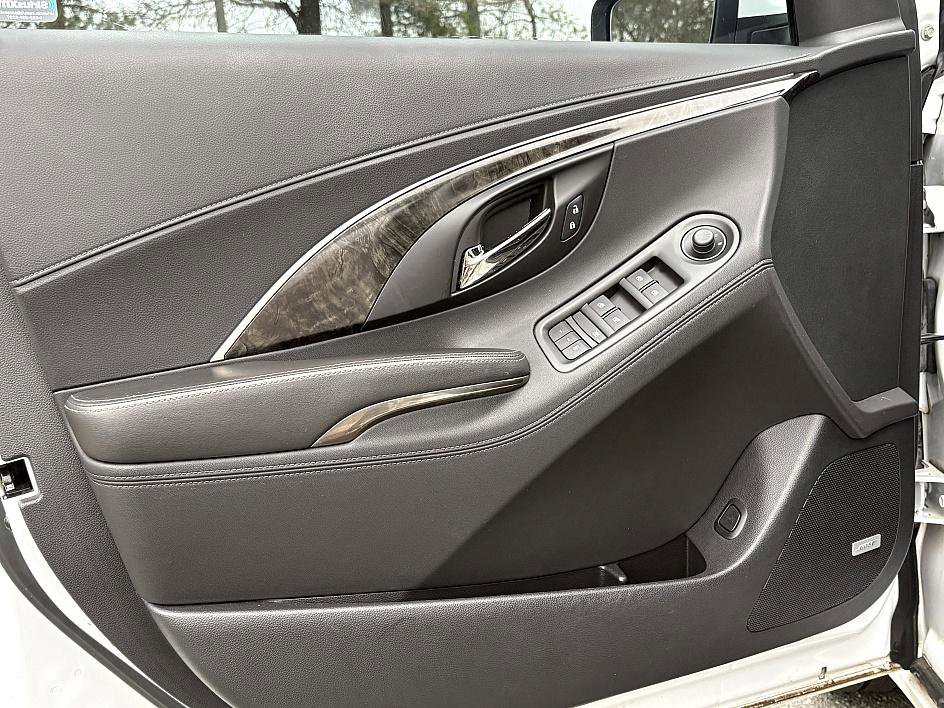 Used 2015 Buick LaCrosse Leather image 16