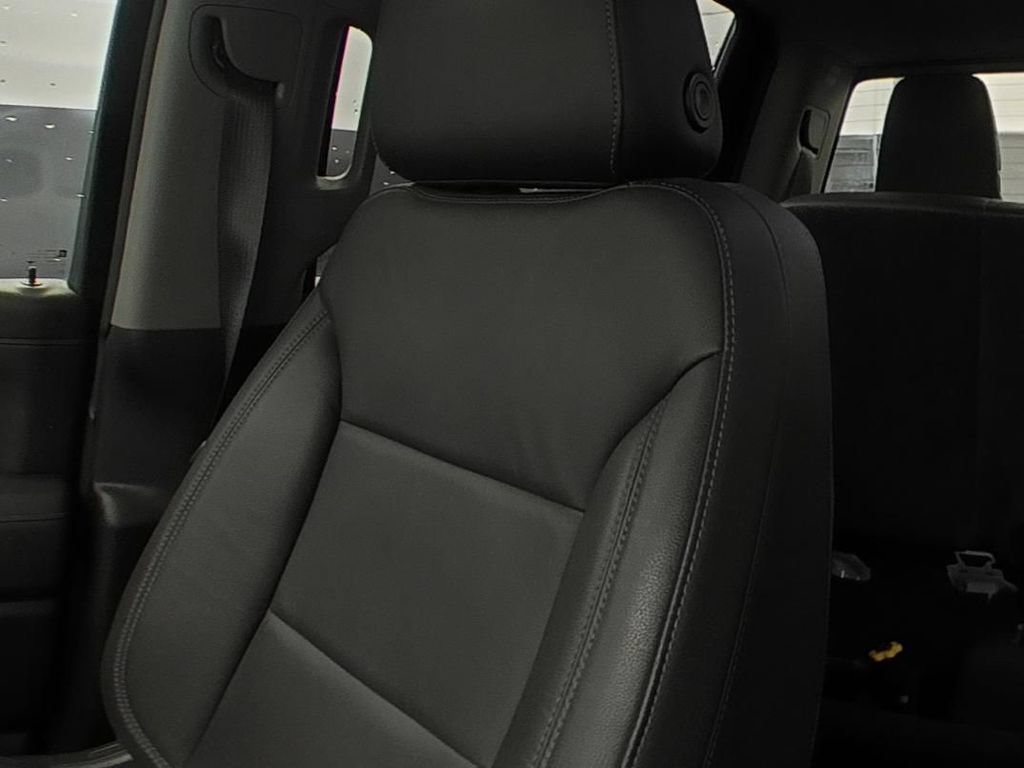 Used 2019 Chevrolet Silverado 1500 RST w/ All-Star Edition AWD/4WD image 9