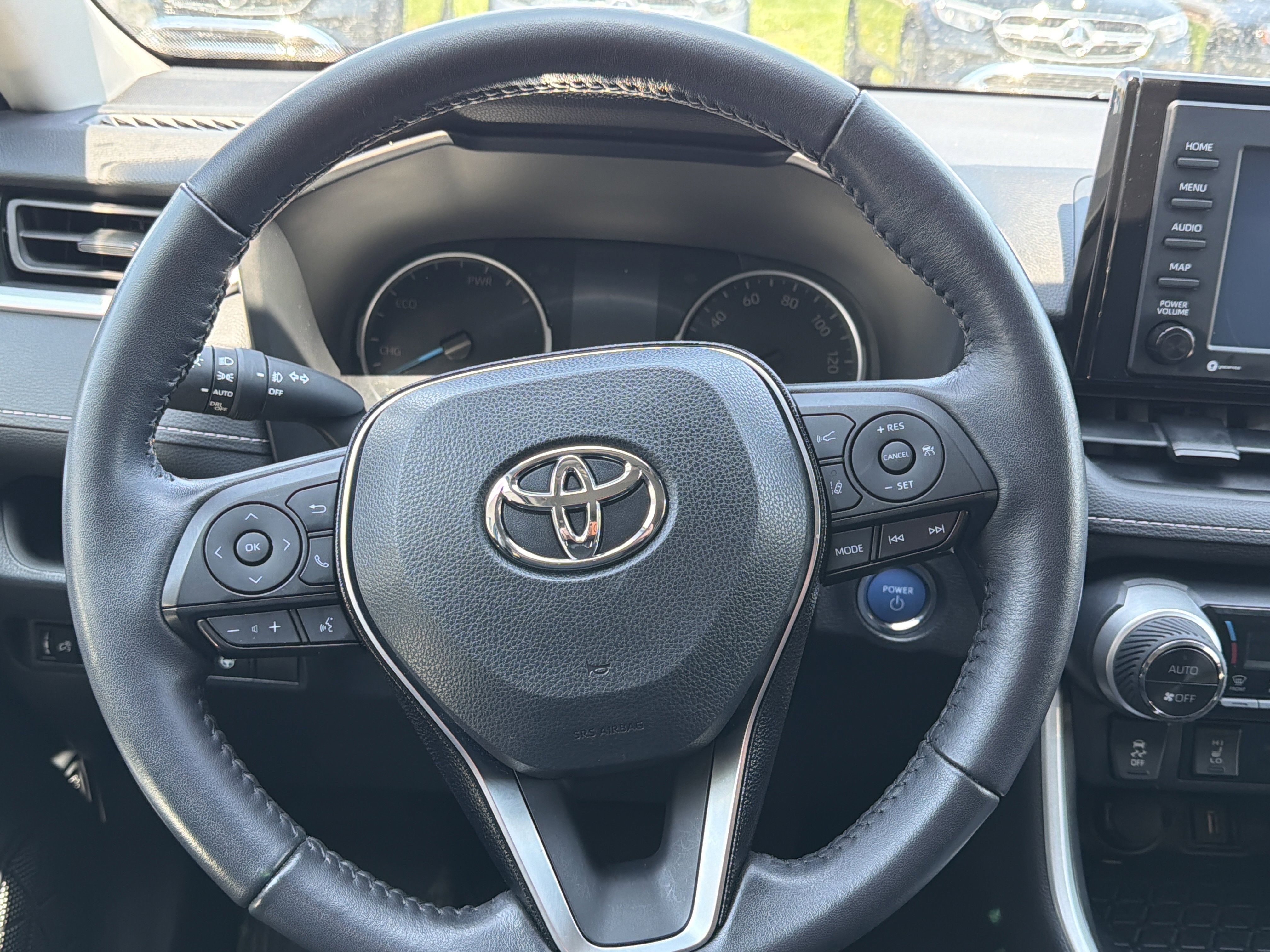 Used 2021 Toyota RAV4 XLE w/ XLE Grade Weather Package AWD/4WD image 14