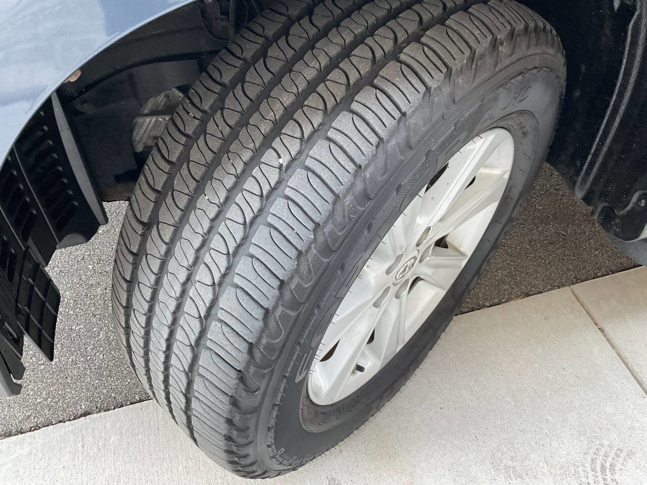 Used 2012 Toyota Highlander SE w/ Tow Pkg AWD/4WD image 56