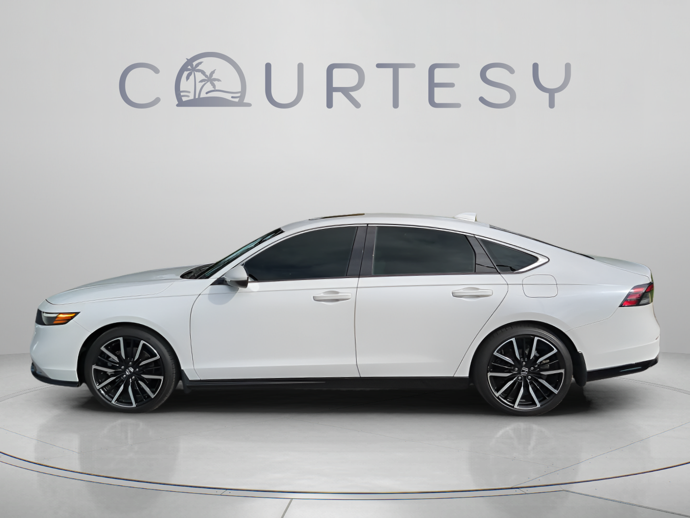 Certified 2023 Honda Accord Touring image 4