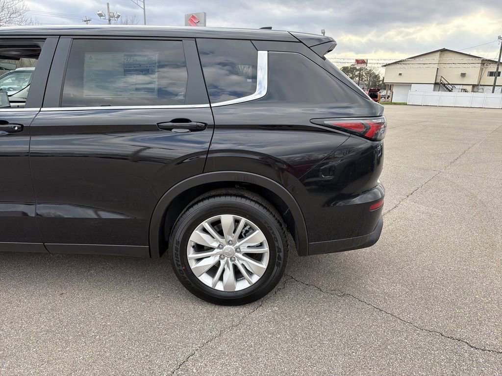 New 2026 Mitsubishi Outlander ES AWD/4WD image 7