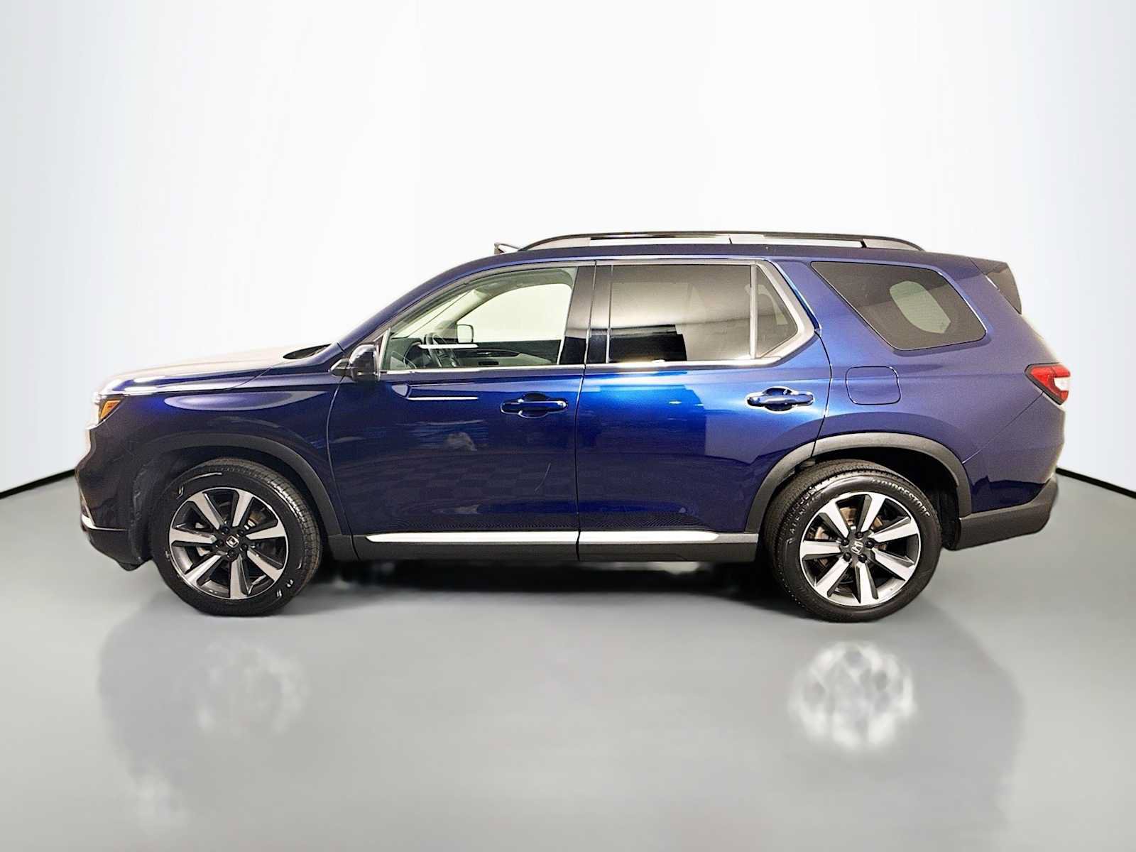 Certified 2024 Honda Pilot Touring image 4