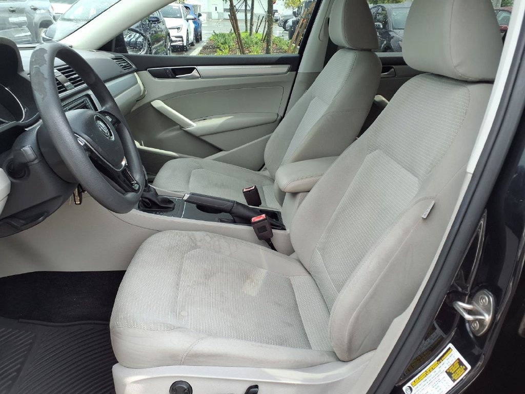 Used 2018 Volkswagen Passat 2.0T S FWD image 21