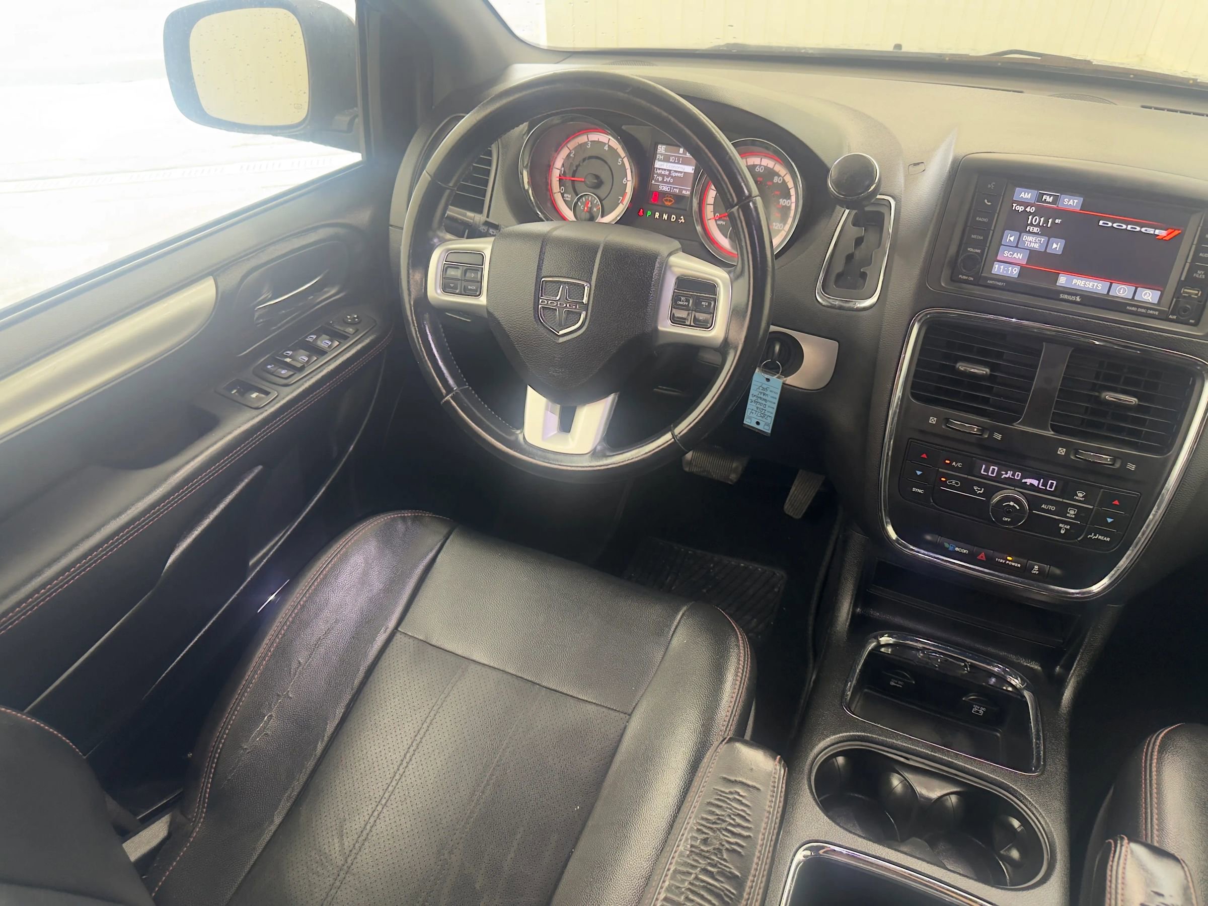 Used 2016 Dodge Grand Caravan R/T image 18