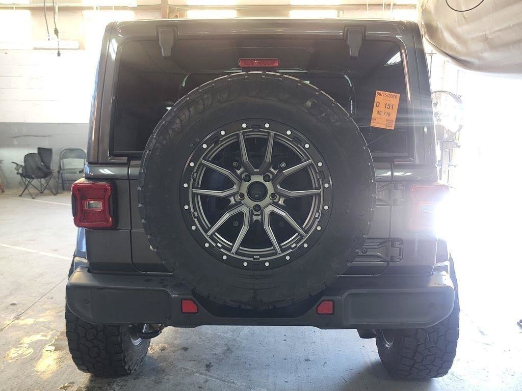 Used 2019 Jeep Wrangler Unlimited Sahara AWD/4WD image 5