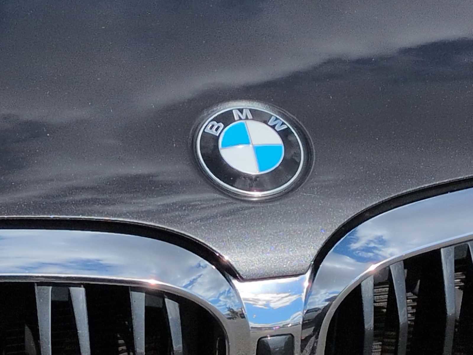 Used 2023 BMW X3 M40i w/ Premium Package image 11