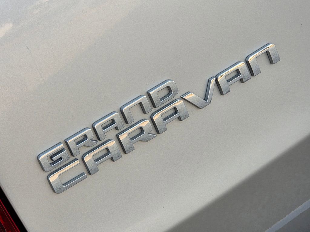 Used 2015 Dodge Grand Caravan SXT w/ UConnect Hands-Free Group image 11