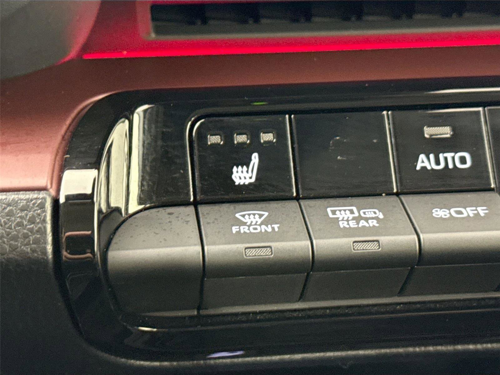 Used 2025 Toyota Prius XSE image 8