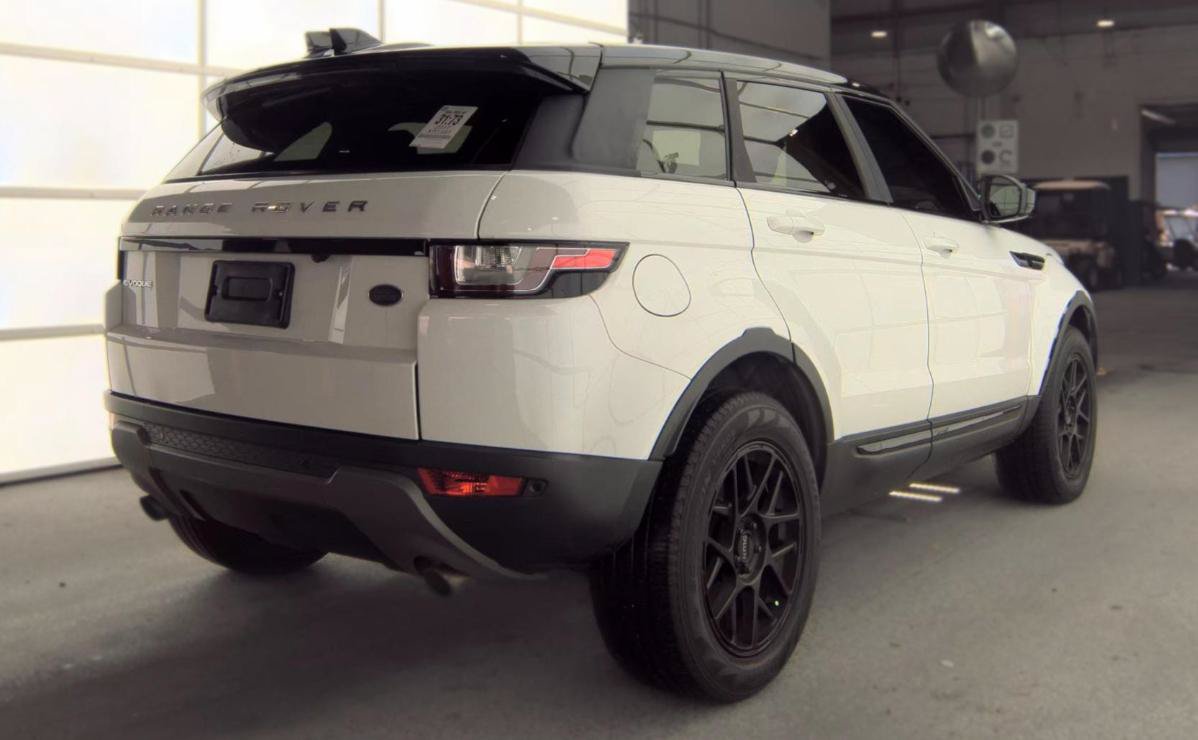 Used 2017 Land Rover Range Rover Evoque SE Premium AWD/4WD image 4