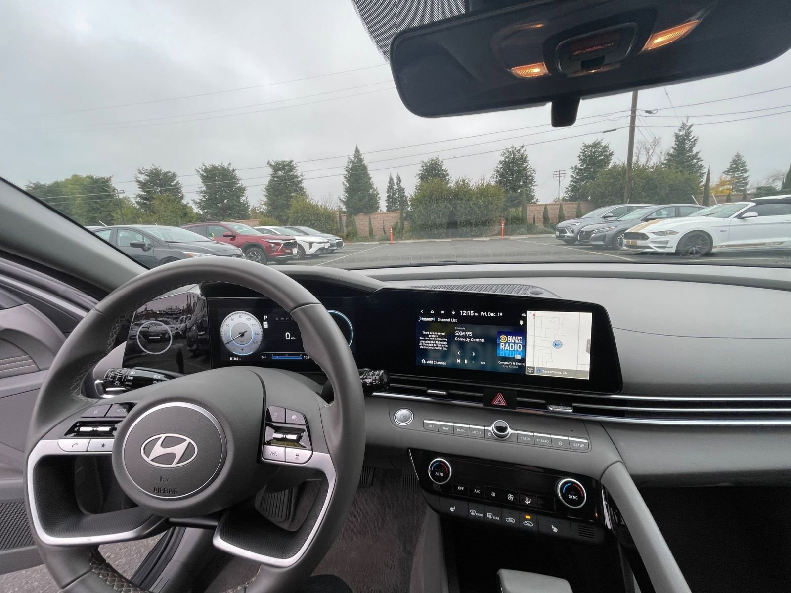 Used 2025 Hyundai Elantra SEL image 29